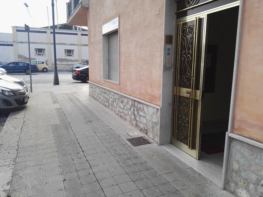 L'Oasi Del Porto Bed & Breakfast Trapani Exterior photo